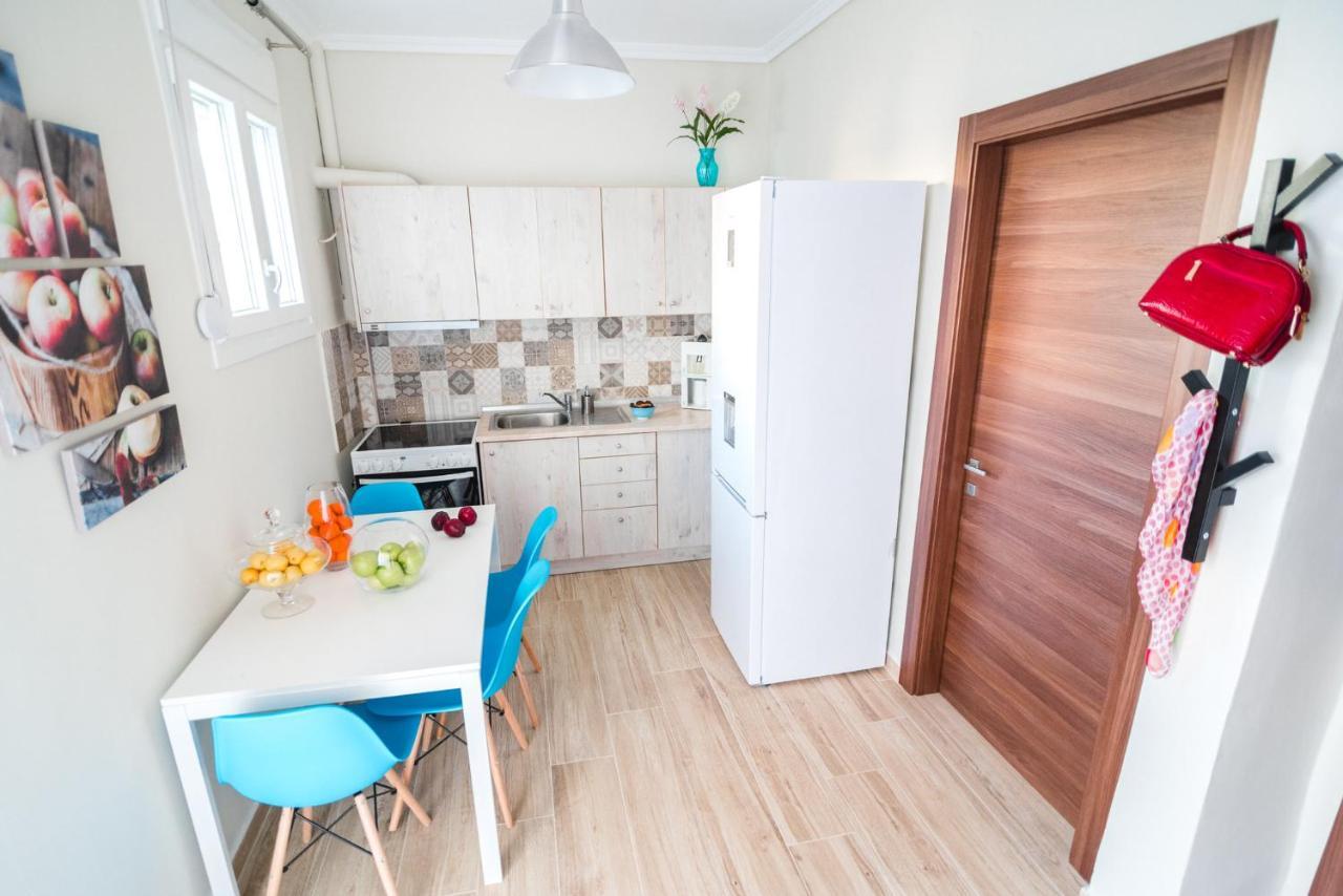 Sea Breeze Vibes Apartment Nea Peramos  Exterior photo